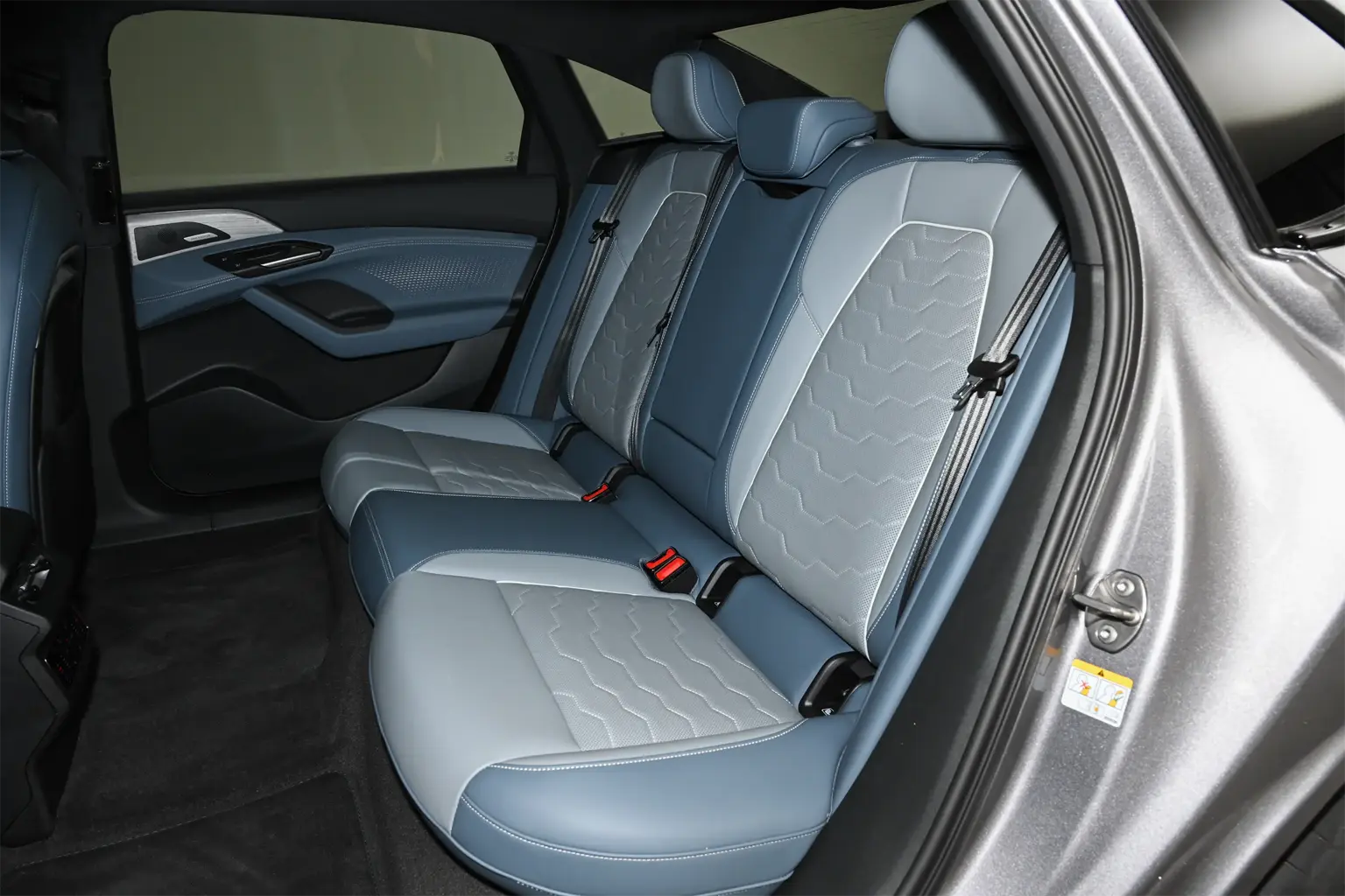 Audi A6L e-tron - Image 7