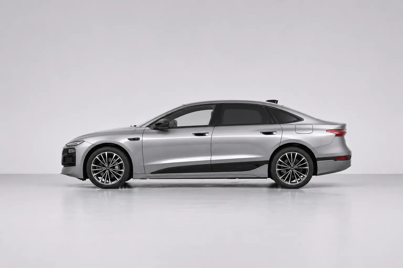 Audi A6L e-tron - Image 4