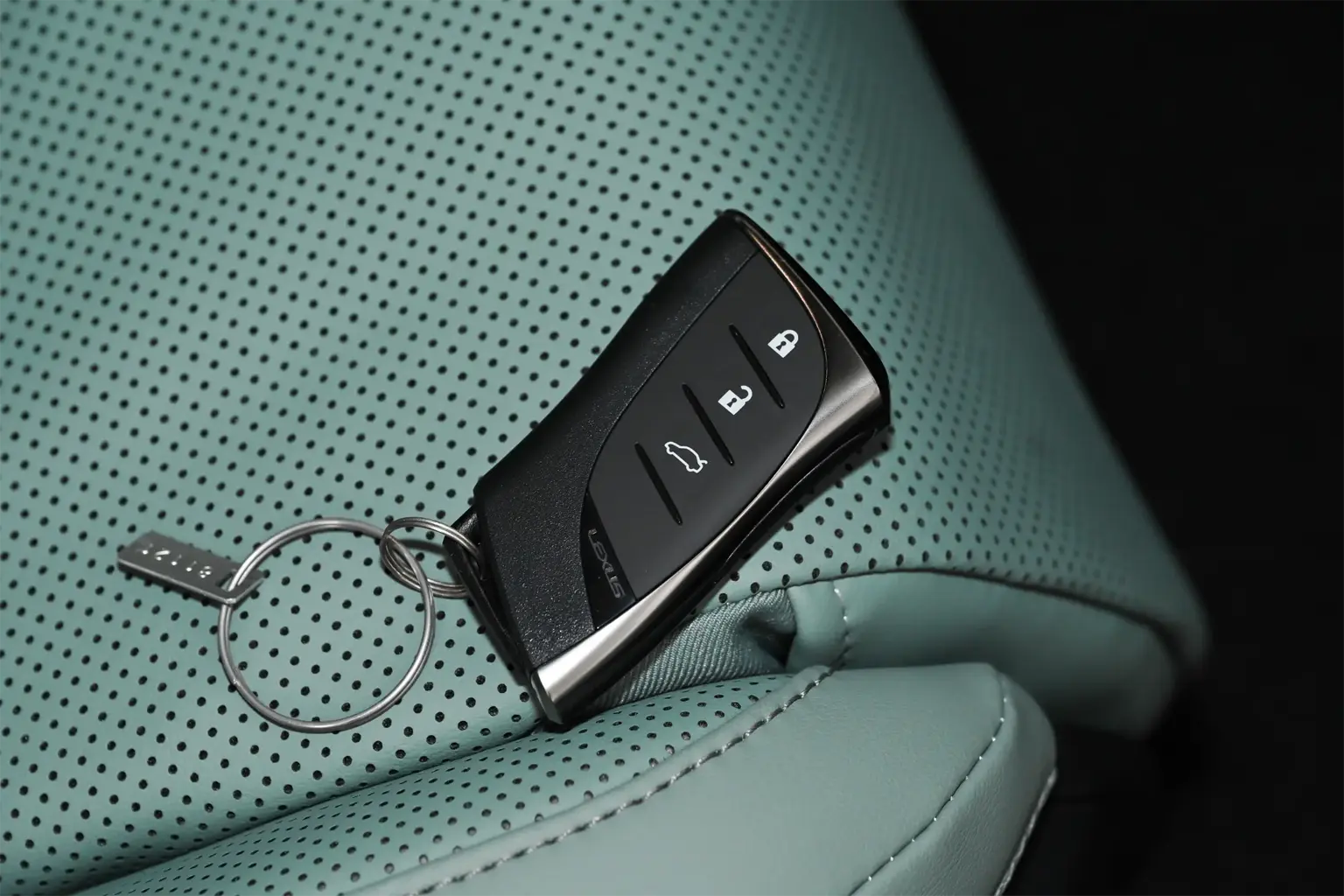 Lexus ES - Image 5