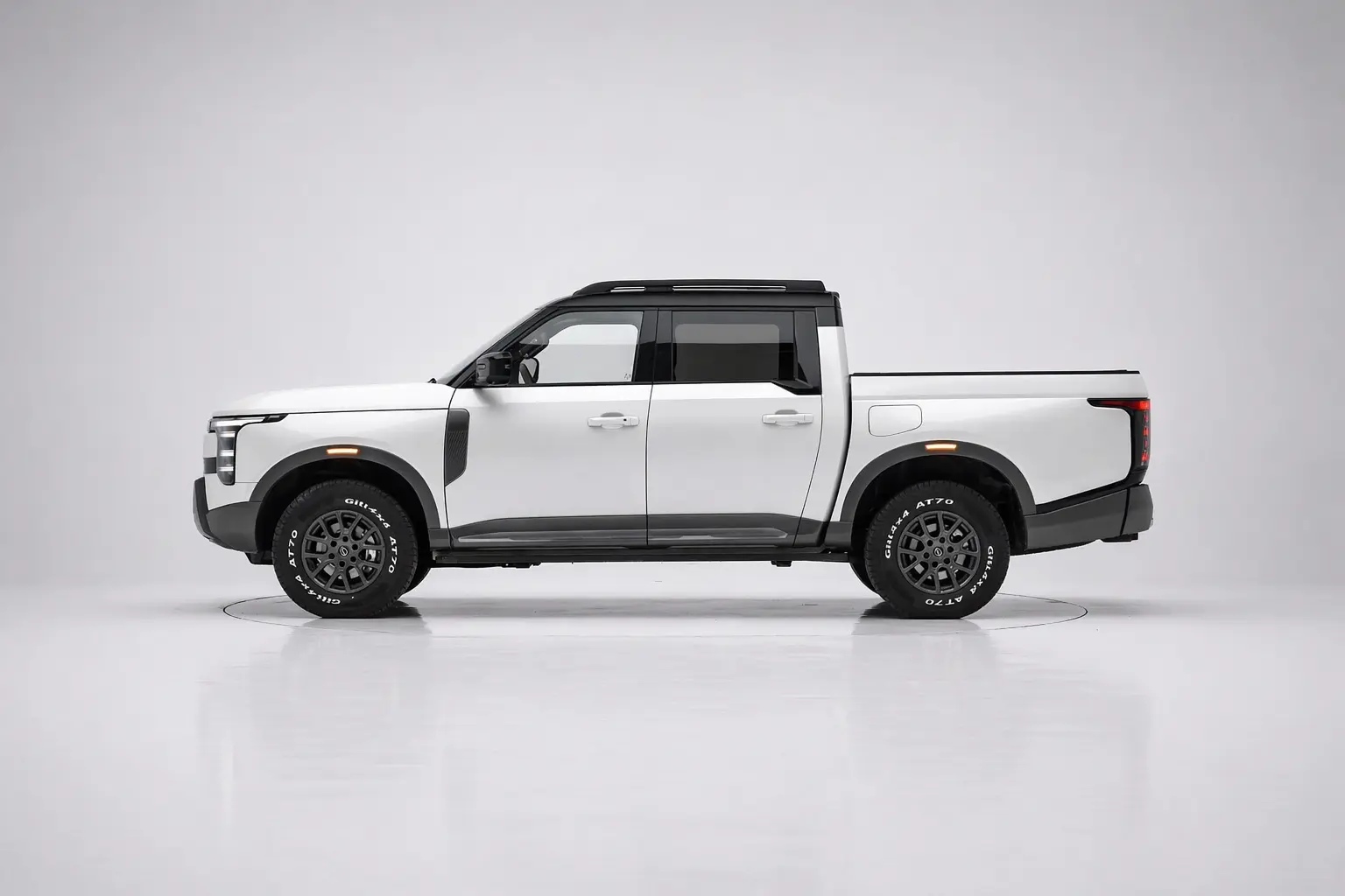 Nissan Frontier Pro PHEV - Image 4