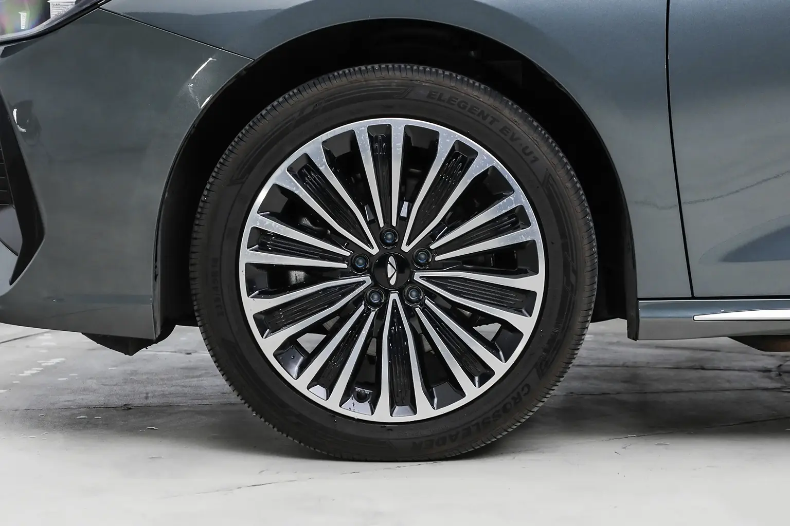 Chery Fulwin A8L - Image 8