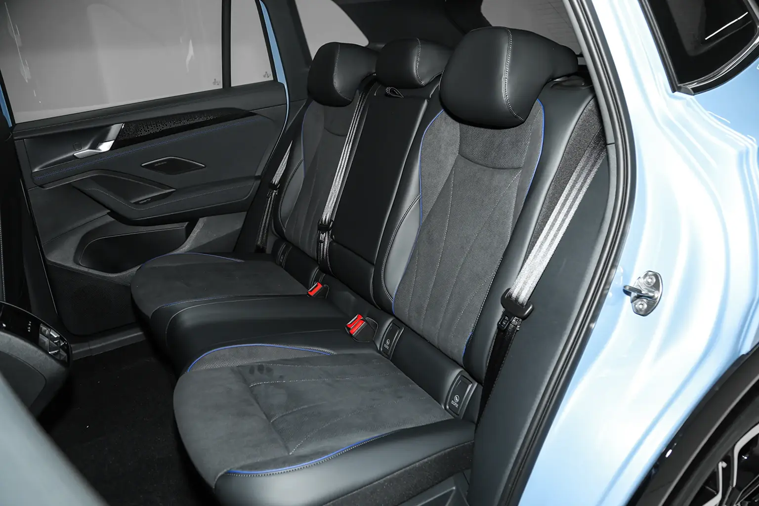 Volkswagen Tiguan L Pro - Image 7