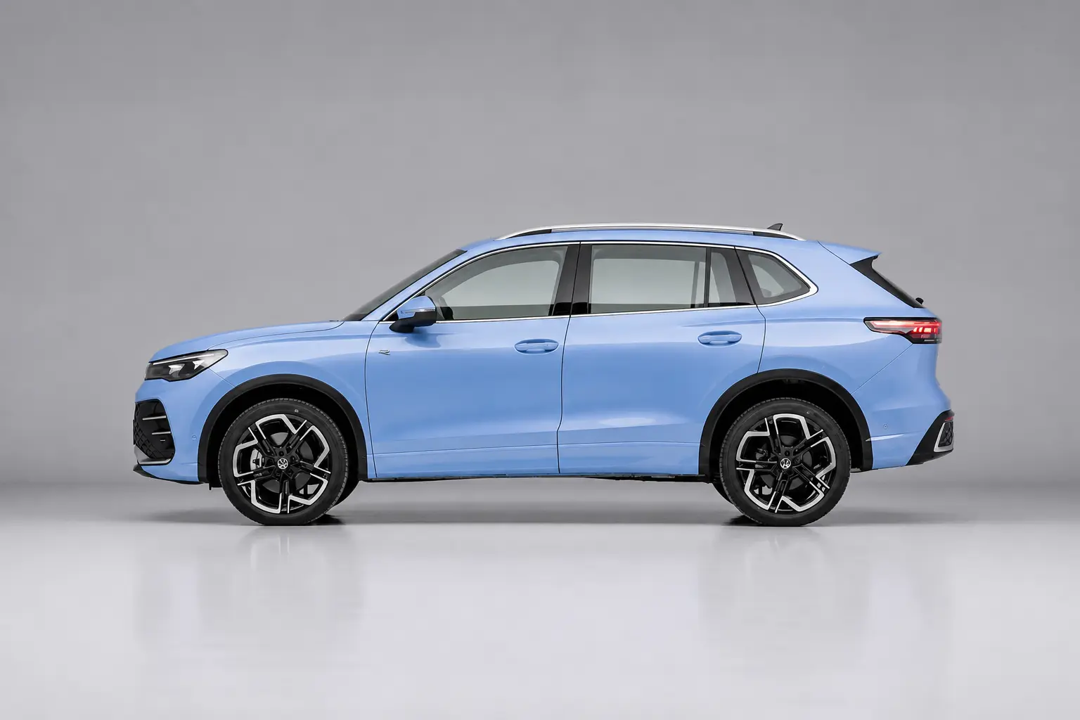 Volkswagen Tiguan L Pro - Image 4