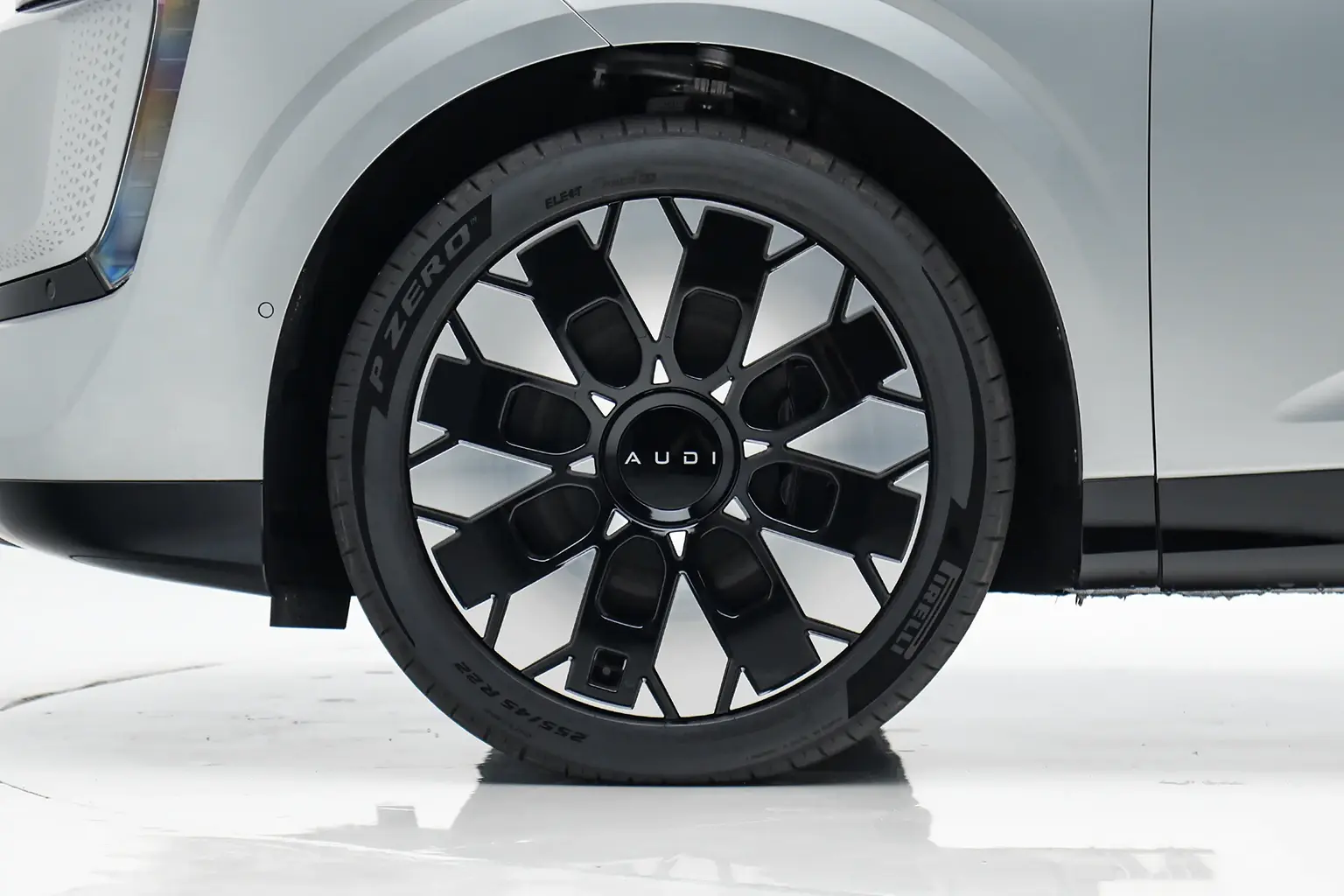 Audi E7X - Image 8