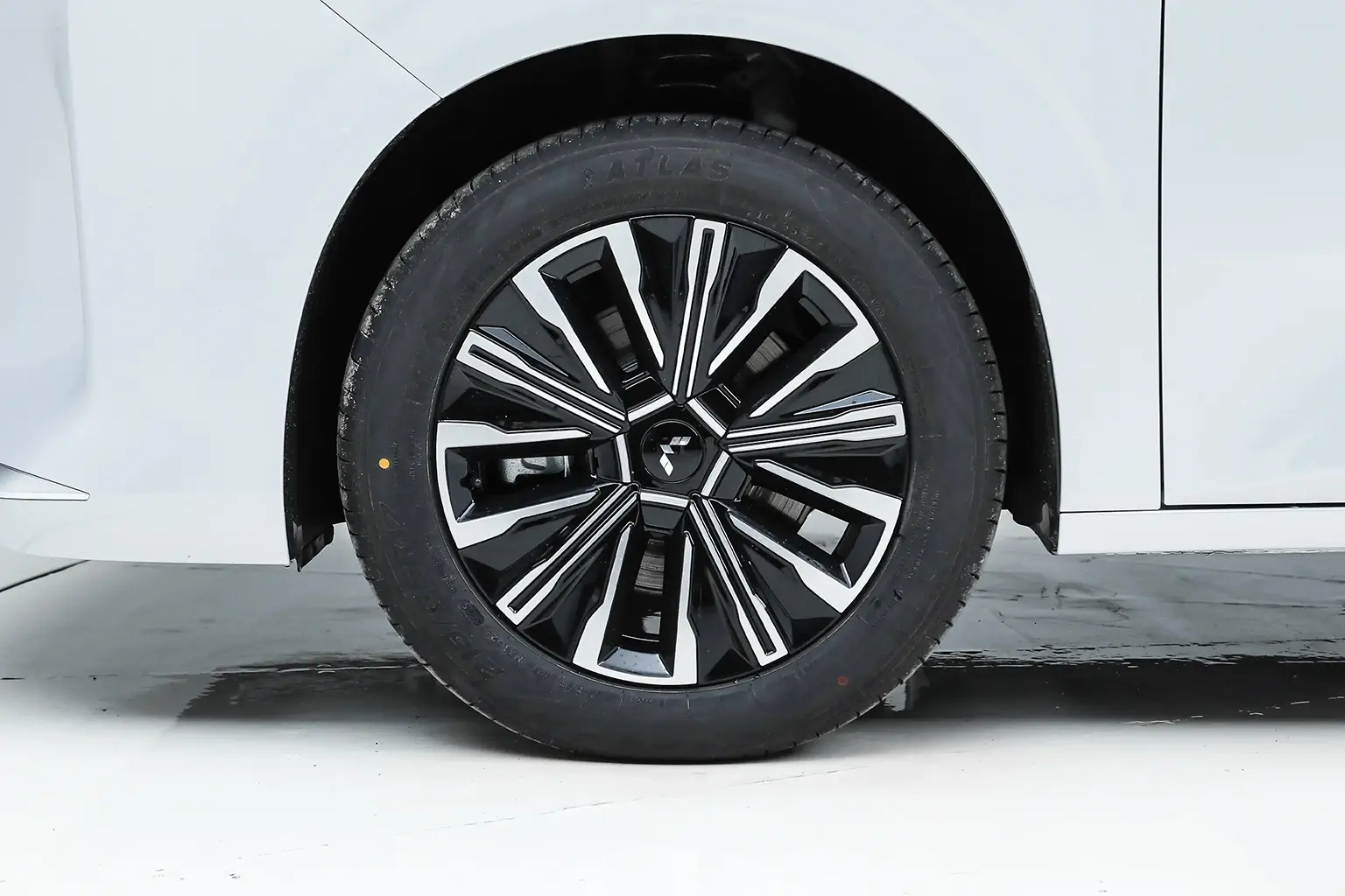 Wuling Starlight 730 EV - Image 8