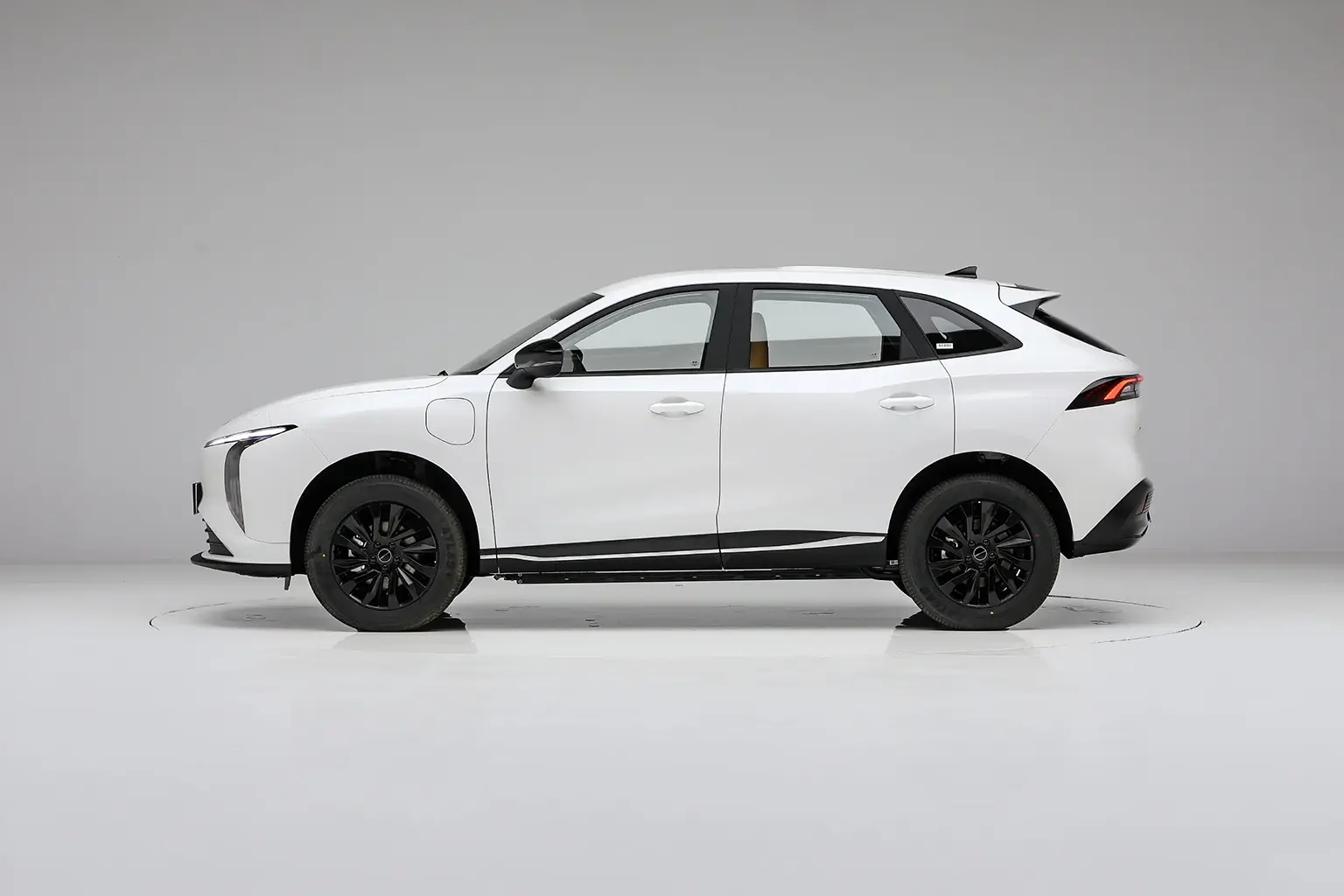 Forthing T5 EV - Image 4